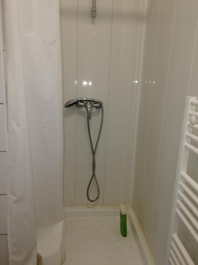 Loue Studio Propre !, Endroit Tres Calme, A 5 Minutes Gare Mantes La Jolie, Luaran gambar