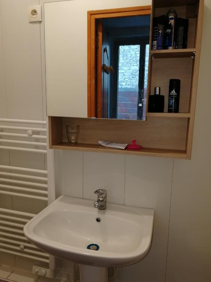 Loue Studio Propre !, Endroit Tres Calme, A 5 Minutes Gare Mantes La Jolie, Luaran gambar